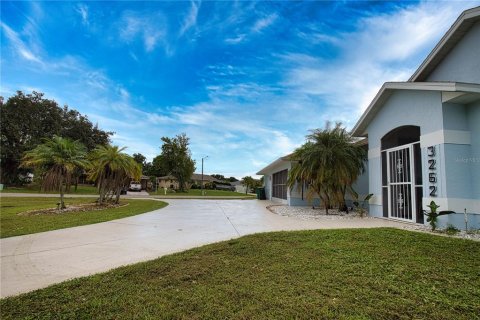Villa ou maison à vendre à Port Charlotte, Floride: 4 chambres, 178.74 m2 № 2402954 - photo 15