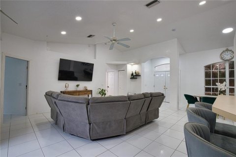 Villa ou maison à vendre à Port Charlotte, Floride: 4 chambres, 178.74 m2 № 2402954 - photo 8