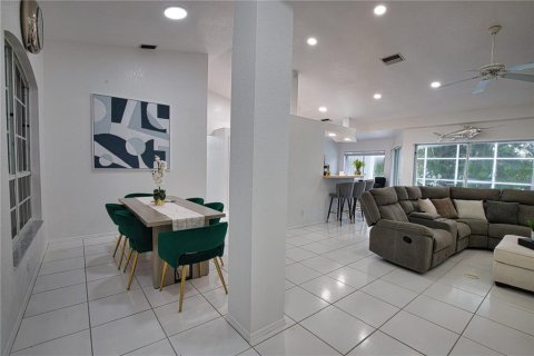 Villa ou maison à vendre à Port Charlotte, Floride: 4 chambres, 178.74 m2 № 2402954 - photo 22