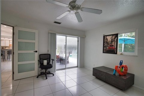Villa ou maison à vendre à Port Charlotte, Floride: 4 chambres, 178.74 m2 № 2402954 - photo 27
