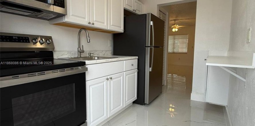 Apartamento en Miami, Florida 2 dormitorios, 67.35 m2 № 1921492