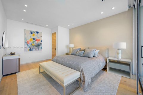 Снять в аренду виллу или дом в Норт-Майами-Бич, Флорида 5 спален, 510.22м2, № 1990666 - фото 27