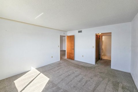 Купить кондоминиум в Порт-Оранж, Флорида 6 комнат, 114.18м2, № 1509293 - фото 15