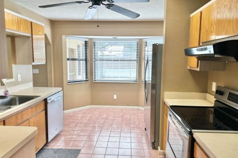 House in Fort Pierce, Florida 3 bedrooms, 132.66 sq.m. № 1221468 - photo 1