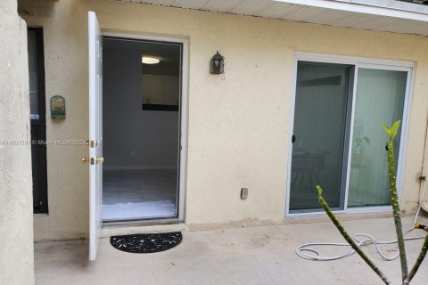 Condo in West Palm Beach, Florida, 1 bedroom  № 1862183 - photo 6