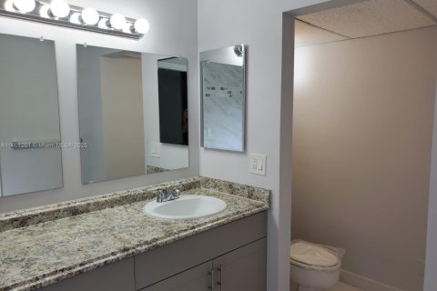 Condo in West Palm Beach, Florida, 1 bedroom  № 1862183 - photo 17