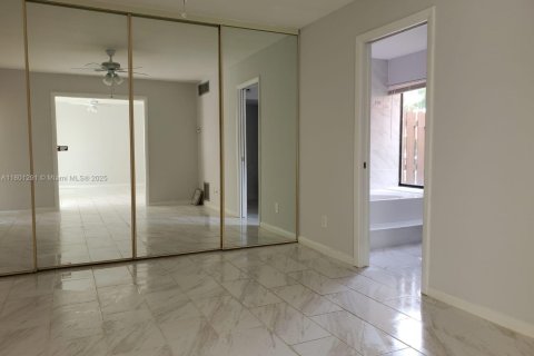 Condo in West Palm Beach, Florida, 1 bedroom  № 1862183 - photo 13