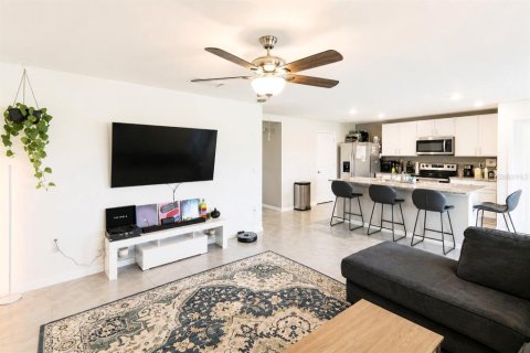 Villa ou maison à vendre à Zephyrhills, Floride: 3 chambres, 157 m2 № 2317281 - photo 5