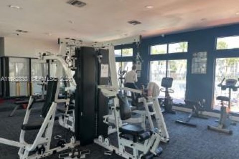 Condominio en alquiler en Miami, Florida, 2 dormitorios, 101.26 m2 № 2029612 - foto 10