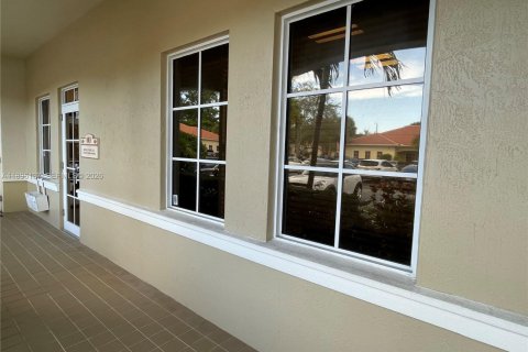 Commercial property in Coral Springs, Florida № 2059897 - photo 27