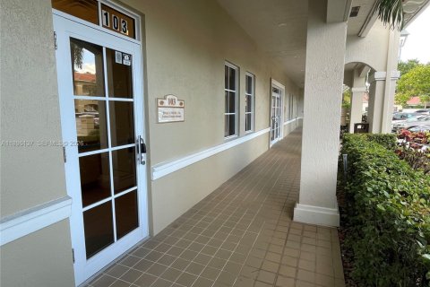 Commercial property in Coral Springs, Florida № 2059897 - photo 26