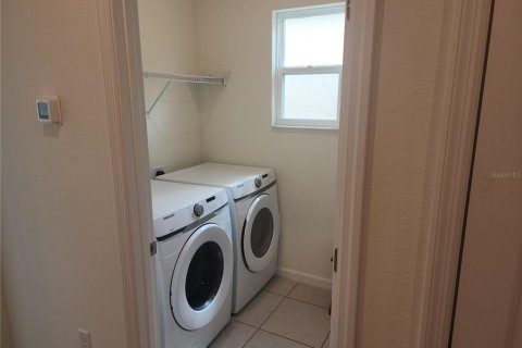 Casa en venta en Davenport, Florida, 5 dormitorios, 174.38 m2 № 1785975 - foto 14