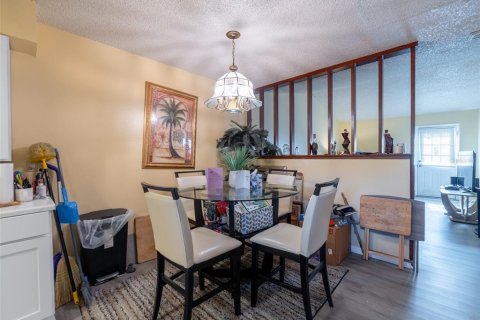 Commercial property in Lakeland, Florida 4 bedrooms, 182.83 sq.m. № 1787799 - photo 6