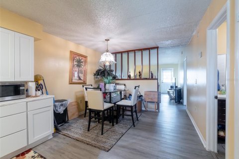 Commercial property in Lakeland, Florida 4 bedrooms, 182.83 sq.m. № 1787799 - photo 5
