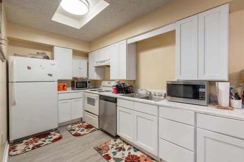 Commercial property in Lakeland, Florida 4 bedrooms, 182.83 sq.m. № 1787799 - photo 4