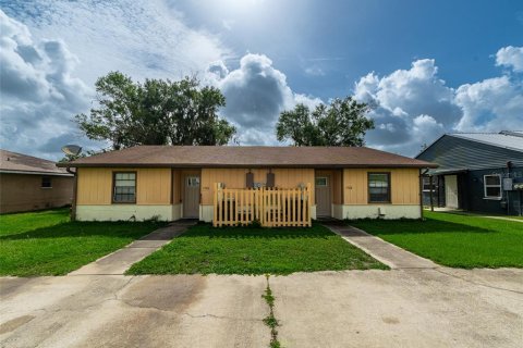 Commercial property in Lakeland, Florida 4 bedrooms, 182.83 sq.m. № 1787799 - photo 1