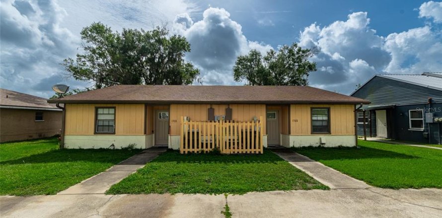 Commercial property in Lakeland, Florida 4 bedrooms, 182.83 sq.m. № 1787799