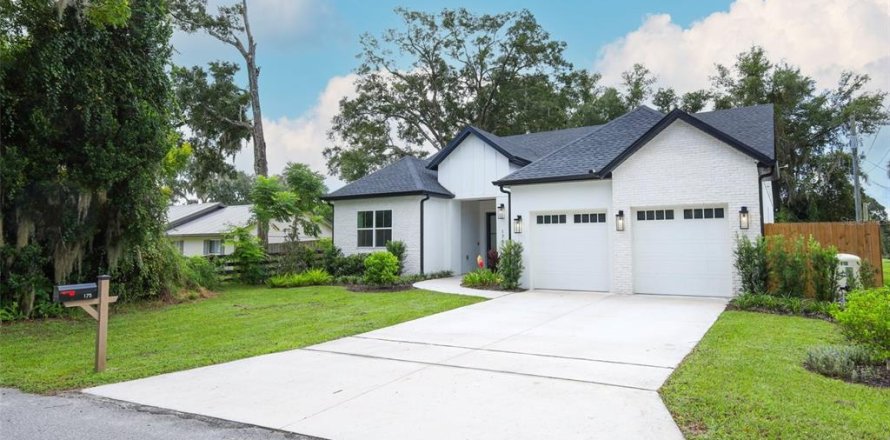Casa en Geneva, Florida 4 dormitorios, 188.68 m2 № 2385865