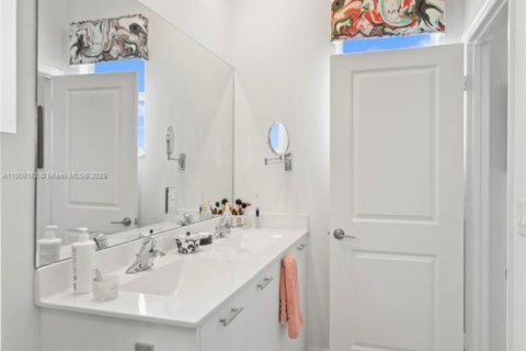 Купить виллу или дом в Майами, Флорида 3 спальни, 123.37м2, № 1964969 - фото 22