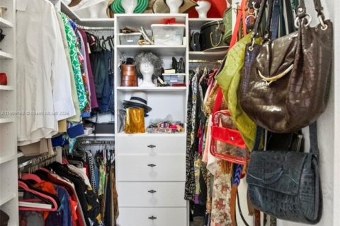 Купить виллу или дом в Майами, Флорида 3 спальни, 123.37м2, № 1964969 - фото 29