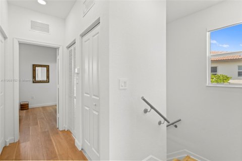 Купить виллу или дом в Майами, Флорида 3 спальни, 123.37м2, № 1964969 - фото 2