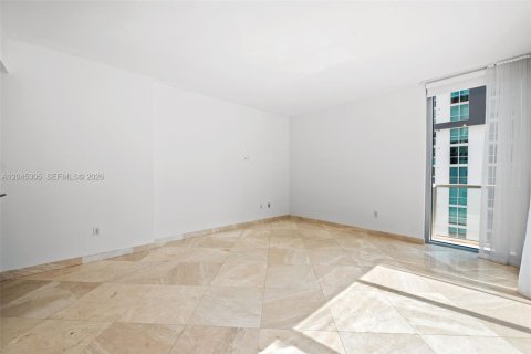 Condo in Miami, Florida, 2 bedrooms № 2185930 - photo 10