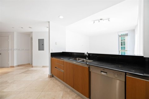 Condo in Miami, Florida, 2 bedrooms № 2185930 - photo 8