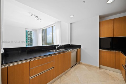 Condo in Miami, Florida, 2 bedrooms № 2185930 - photo 7