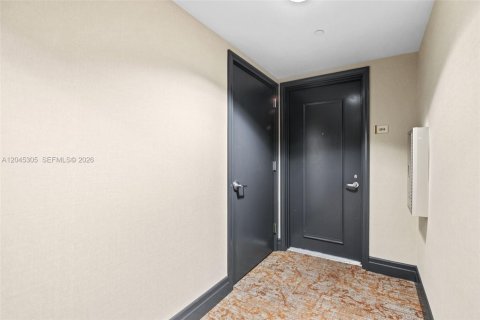 Condo in Miami, Florida, 2 bedrooms № 2185930 - photo 27