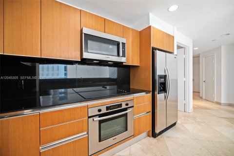 Condo in Miami, Florida, 2 bedrooms № 2185930 - photo 6