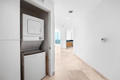 Condo in Miami, Florida, 2 bedrooms № 2185930 - photo 24