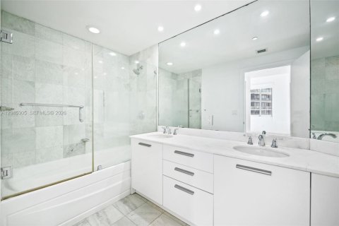 Condo in Miami, Florida, 2 bedrooms № 2185930 - photo 19