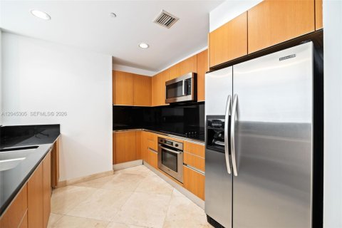 Condo in Miami, Florida, 2 bedrooms № 2185930 - photo 5