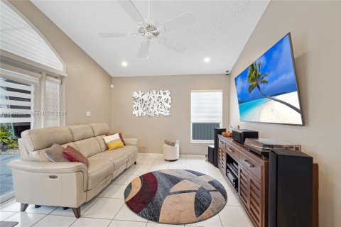 Villa ou maison à vendre à Miami, Floride: 3 chambres, 150.41 m2 № 2024717 - photo 14