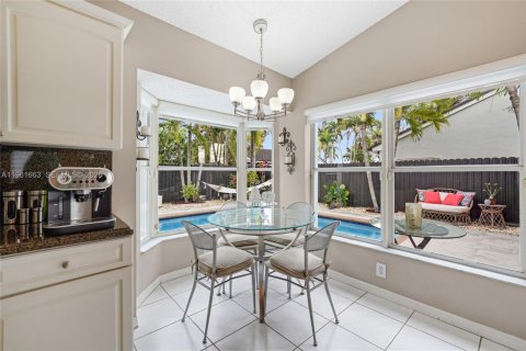 Villa ou maison à vendre à Miami, Floride: 3 chambres, 150.41 m2 № 2024717 - photo 9