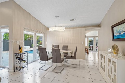 Villa ou maison à vendre à Miami, Floride: 3 chambres, 150.41 m2 № 2024717 - photo 7
