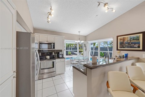 Villa ou maison à vendre à Miami, Floride: 3 chambres, 150.41 m2 № 2024717 - photo 8