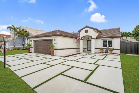 Villa ou maison à vendre à Miami, Floride: 3 chambres, 150.41 m2 № 2024717 - photo 2