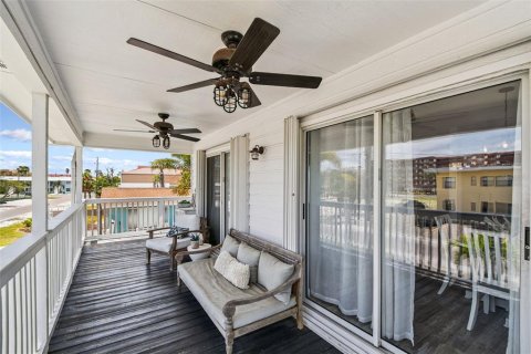 House in Redington Beach, Florida 3 bedrooms, 98.1 sq.m. № 1883251 - photo 22