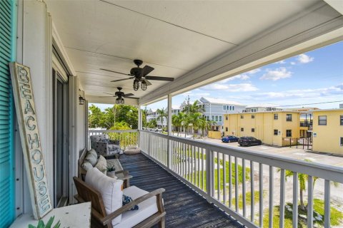 House in Redington Beach, Florida 3 bedrooms, 98.1 sq.m. № 1883251 - photo 24