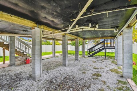 House in Redington Beach, Florida 3 bedrooms, 98.1 sq.m. № 1883251 - photo 28