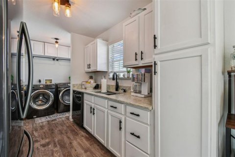 House in Redington Beach, Florida 3 bedrooms, 98.1 sq.m. № 1883251 - photo 10