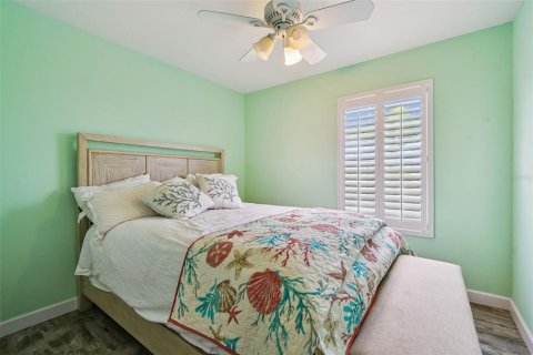 House in Redington Beach, Florida 3 bedrooms, 98.1 sq.m. № 1883251 - photo 14