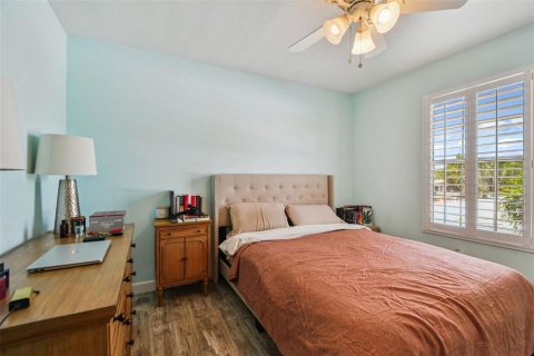 House in Redington Beach, Florida 3 bedrooms, 98.1 sq.m. № 1883251 - photo 16