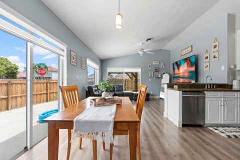 Casa en venta en Miami, Florida, 4 dormitorios, 153.47 m2 № 1848896 - foto 13