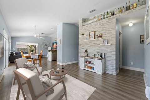 Casa en venta en Miami, Florida, 4 dormitorios, 153.47 m2 № 1848896 - foto 5