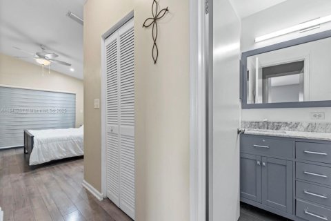 Casa en venta en Miami, Florida, 4 dormitorios, 153.47 m2 № 1848896 - foto 19