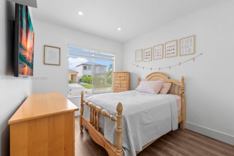 Casa en venta en Miami, Florida, 4 dormitorios, 153.47 m2 № 1848896 - foto 20