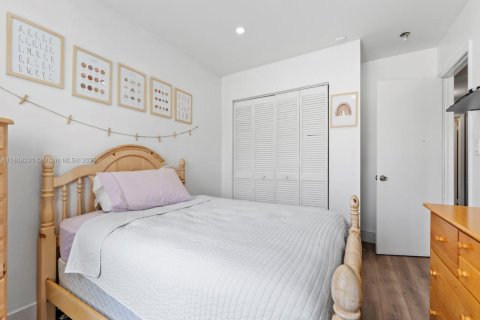Casa en venta en Miami, Florida, 4 dormitorios, 153.47 m2 № 1848896 - foto 21