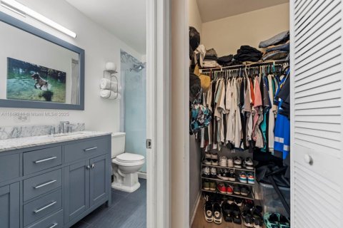 Casa en venta en Miami, Florida, 4 dormitorios, 153.47 m2 № 1848896 - foto 16